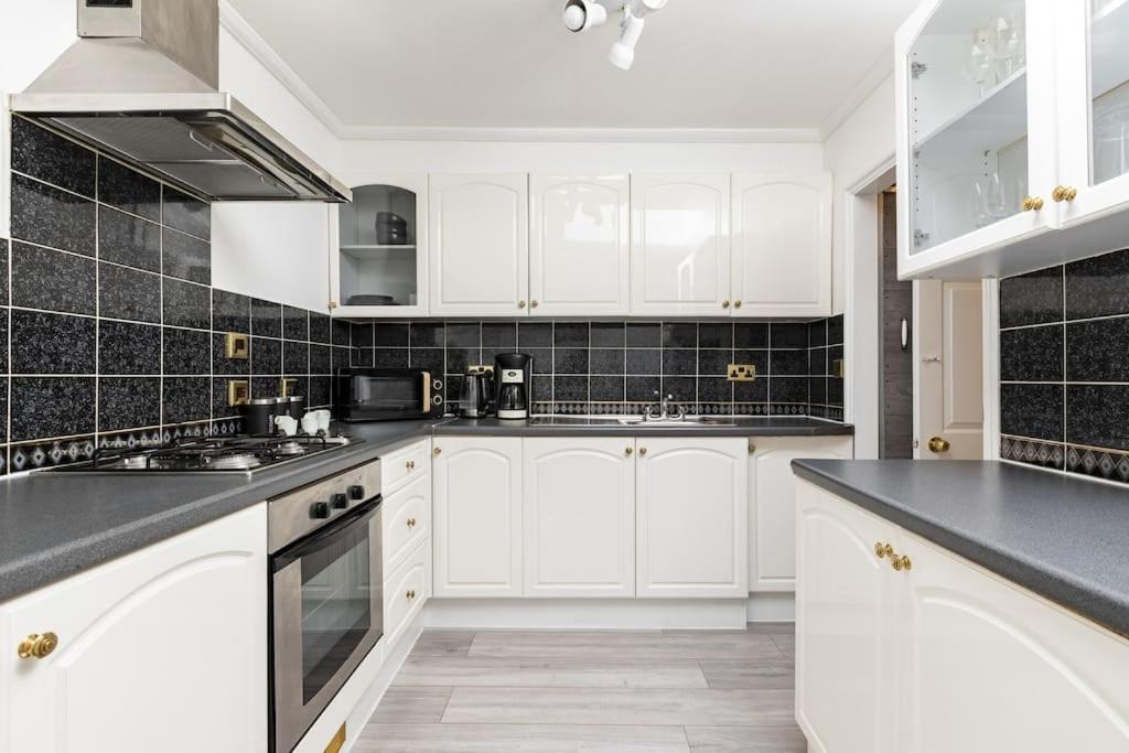 One Bedroom Duplex Apartment Located In Cowley. Oxford Exterior foto